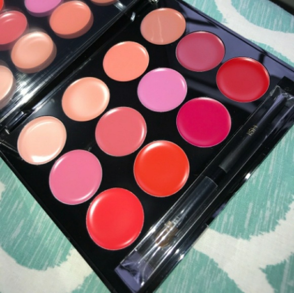 ISH 12 pan lip statement palette - Picture 2 of 4